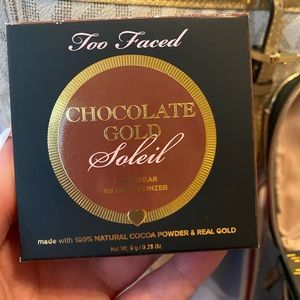Too faced Chocolate gold bronzer